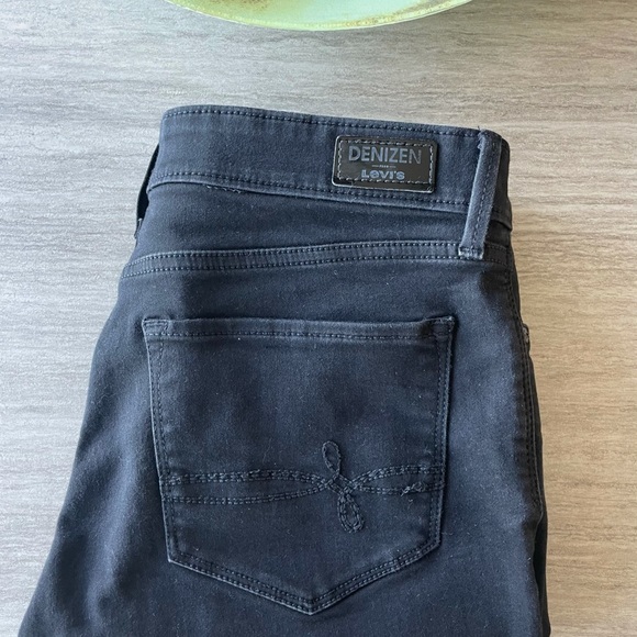 Denizen from Levi’s cropped jeans - Picture 2 of 9